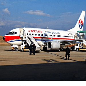 西郊机场货运航空快运业稳步发展的原因是什么？